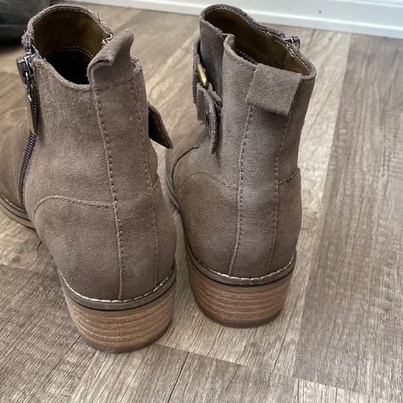 Blondo Ankle Bootie Waterproof Buckle Brown size 6.5 - Picture 8 of 11